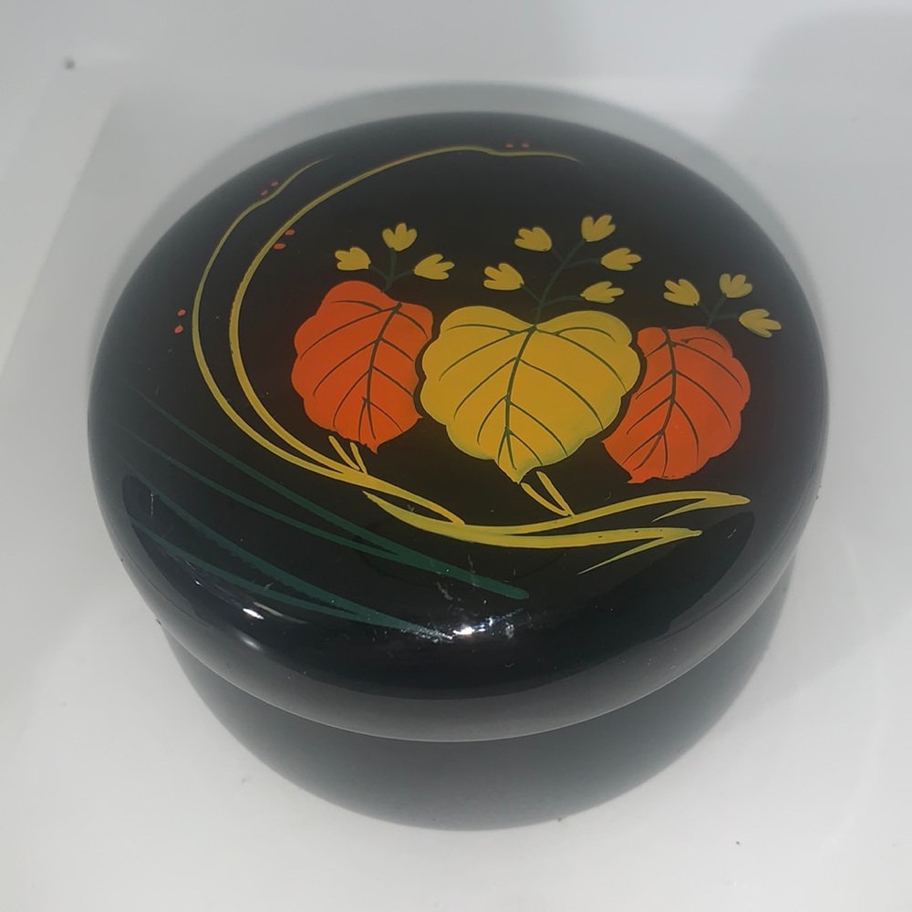 Vintage Japanese inspired coaster set in container